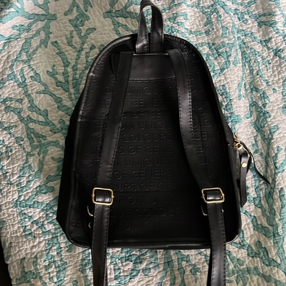 NWT adorable mini backpack!Gold& black perfect size for travel or summer fun! - Picture 2 of 4